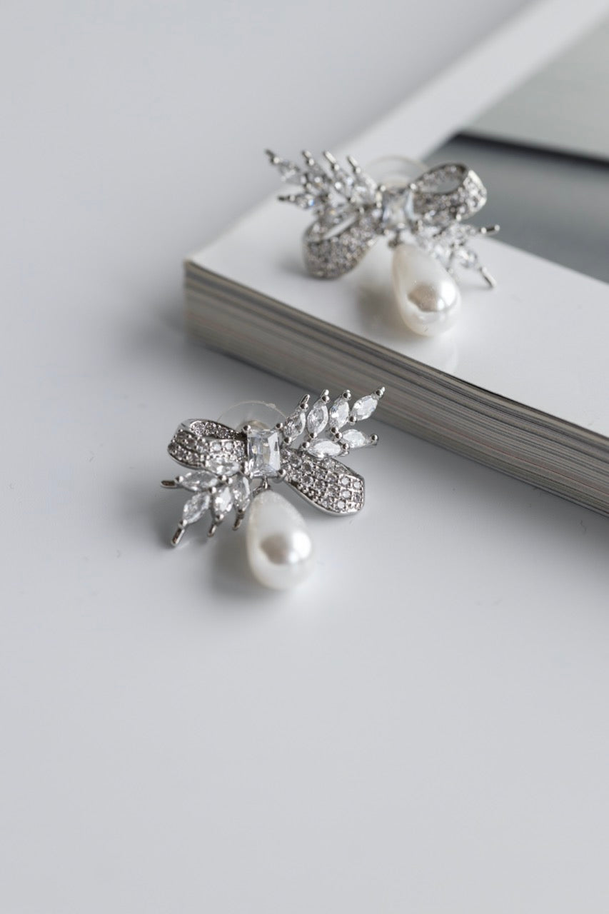 Silver Pearl Drop