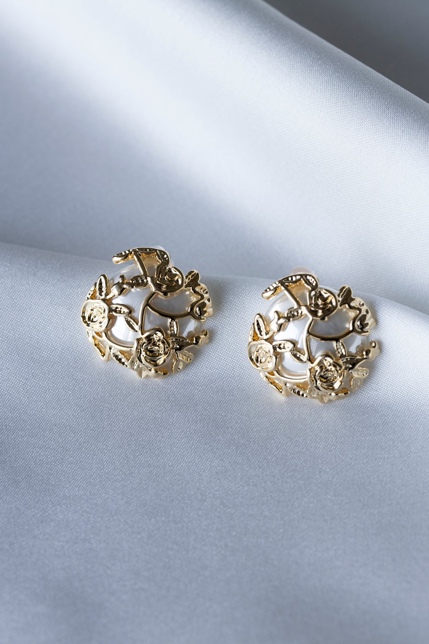 Gold Rose Button