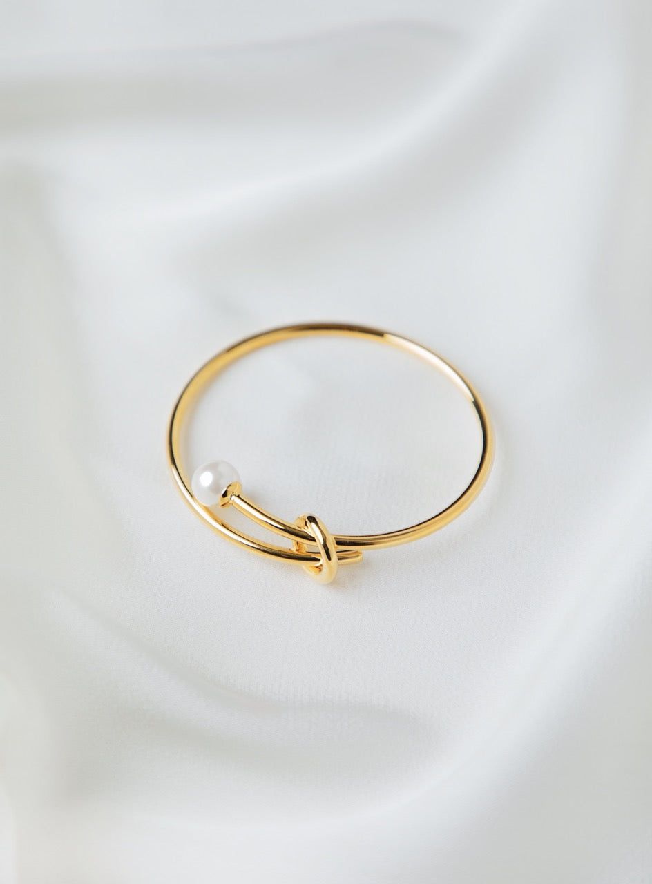 Gold and Pearl Bracelet