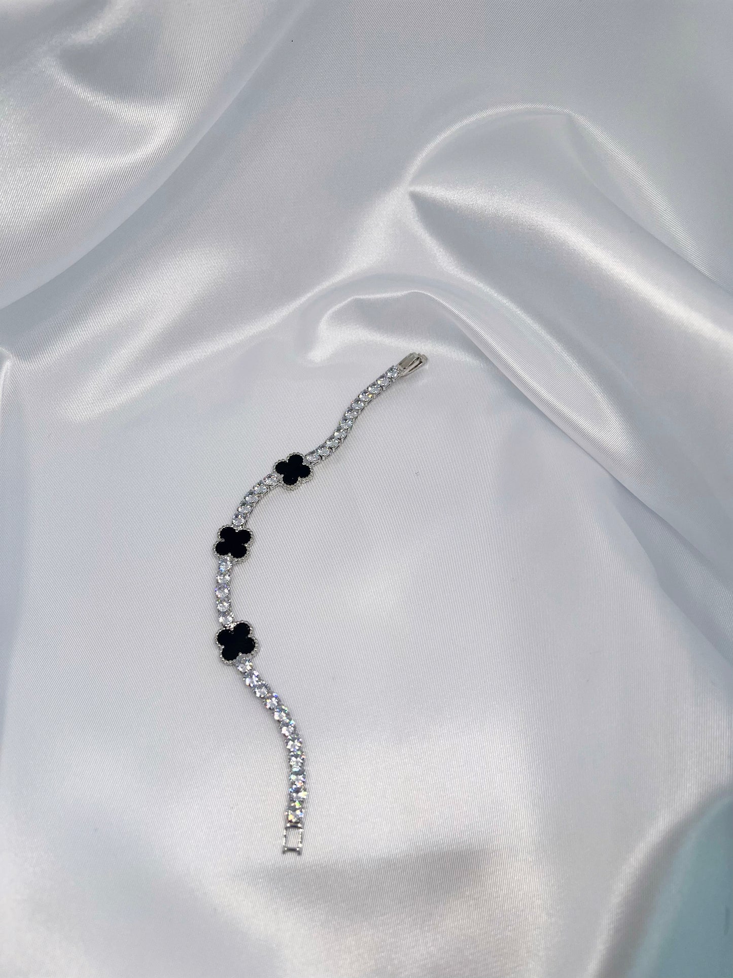 Clover and Zirconia Bracelet