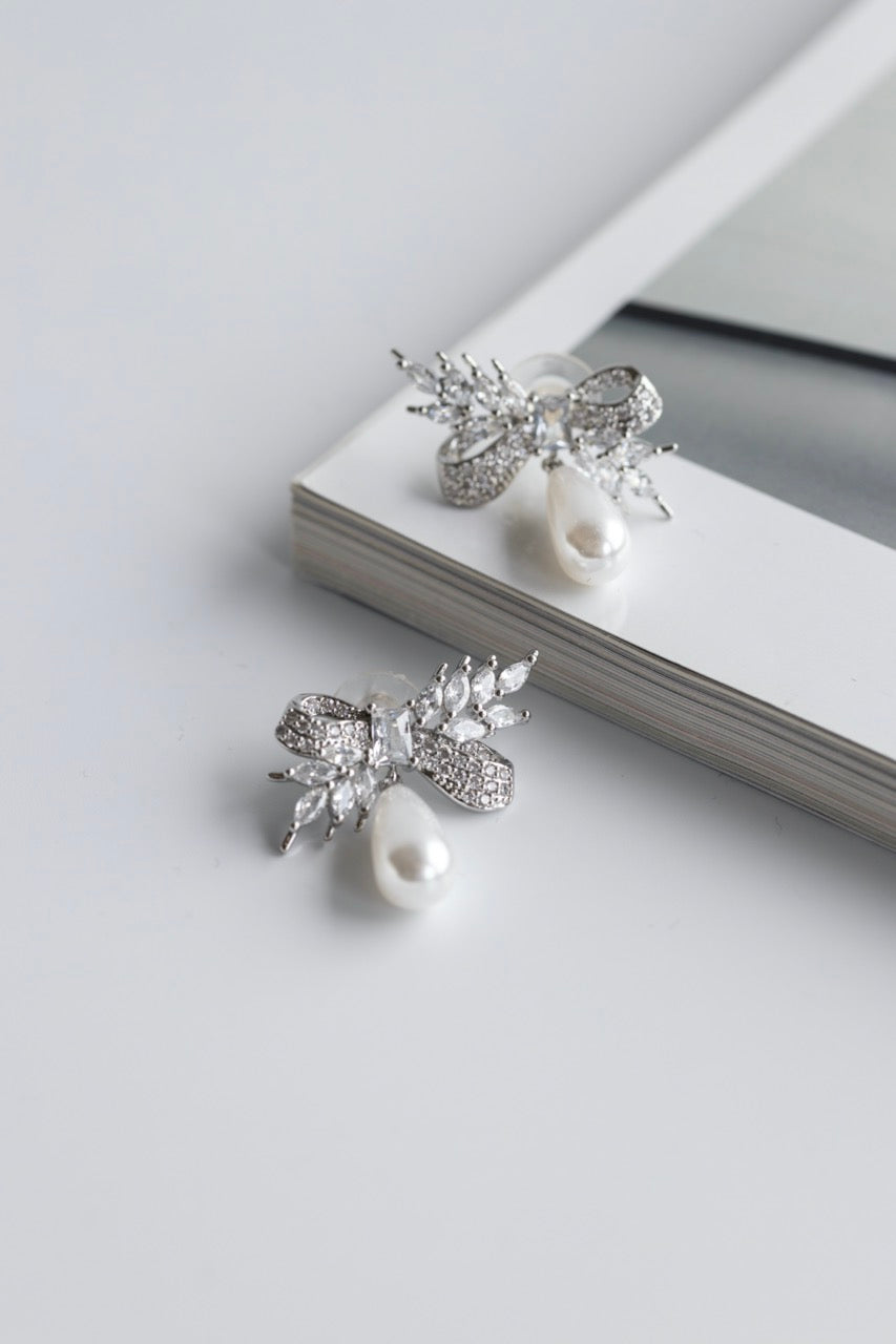 Silver Pearl Drop