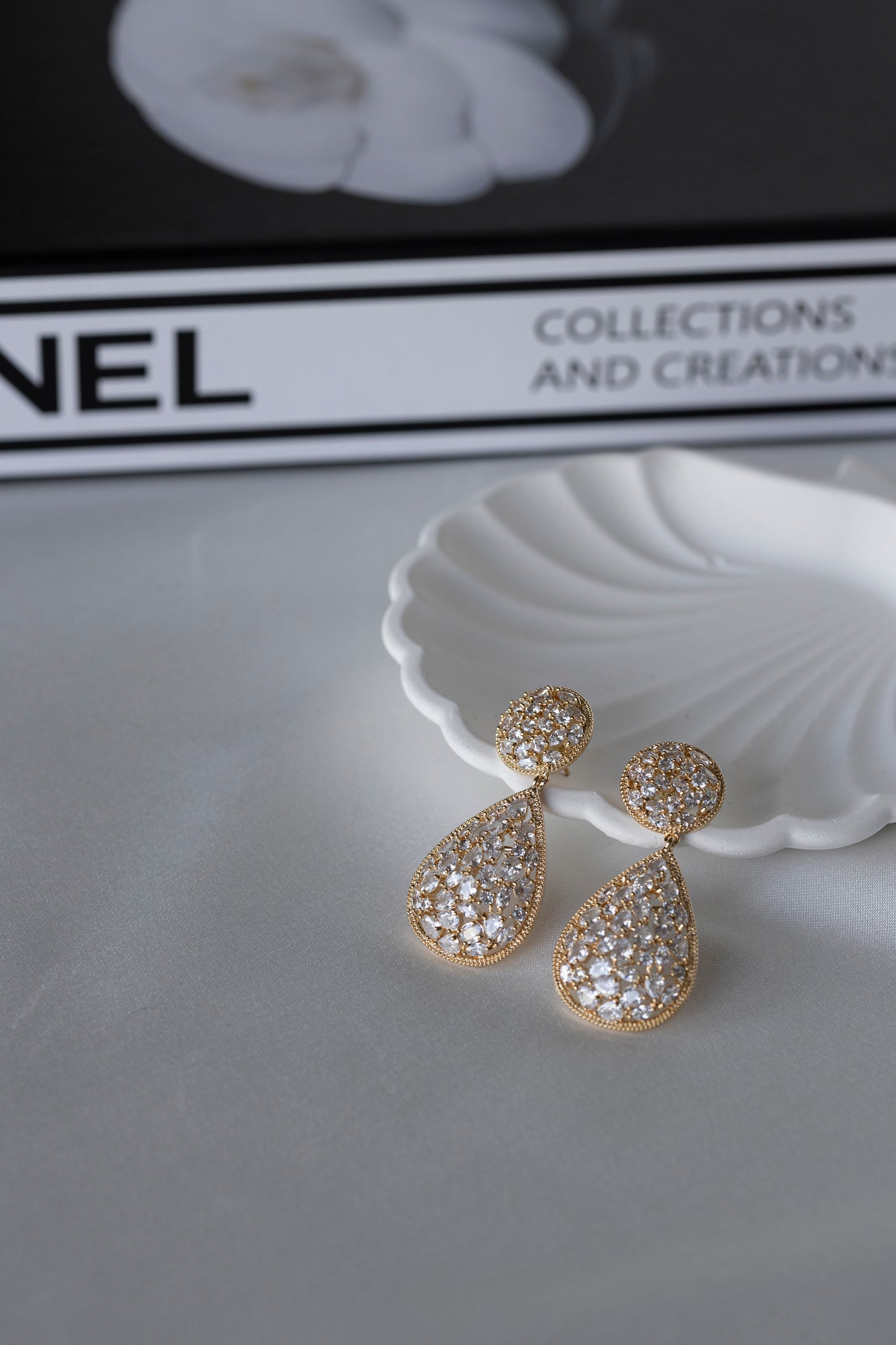 Gold Dangle Drop