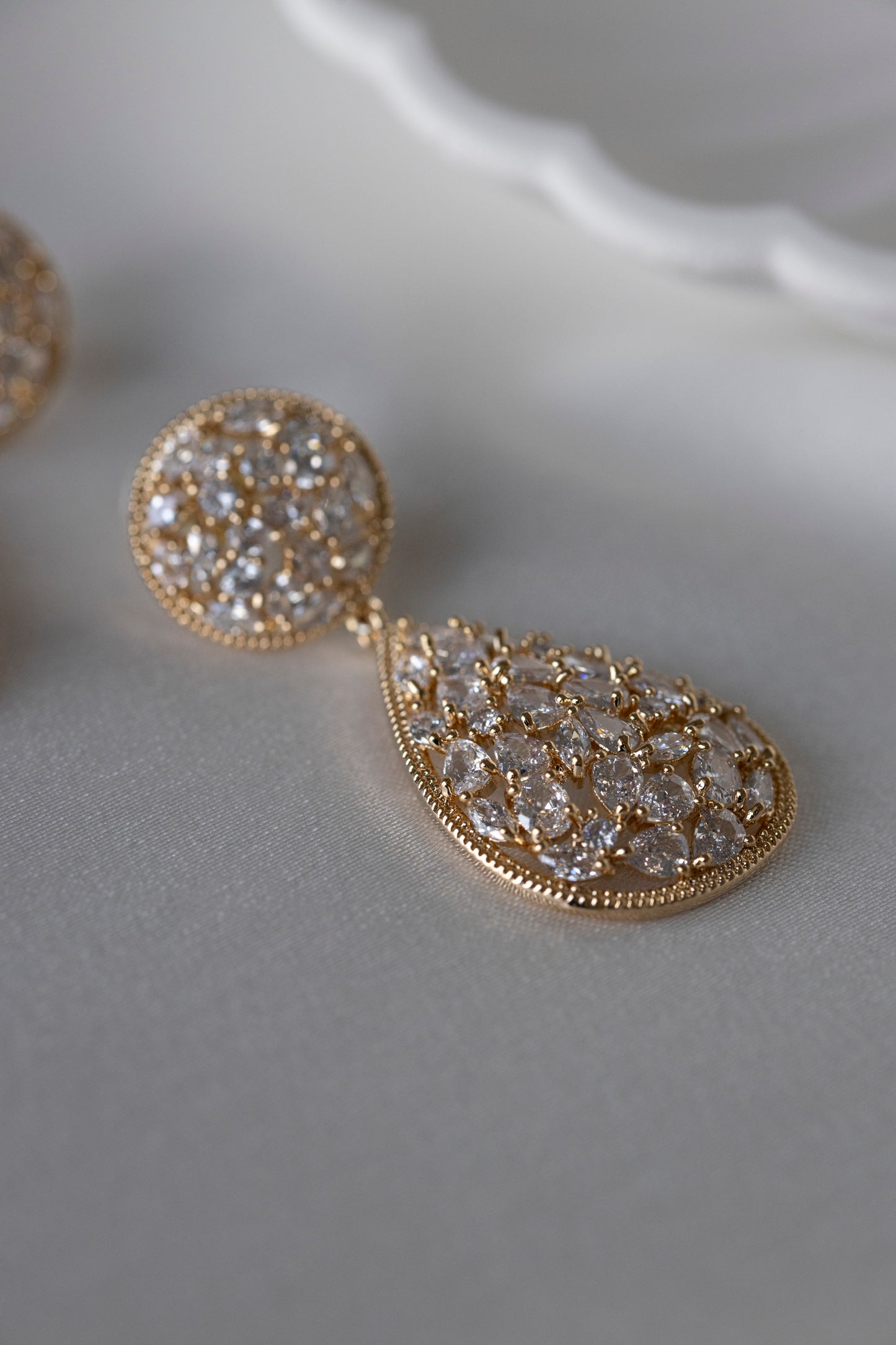 Gold Dangle Drop