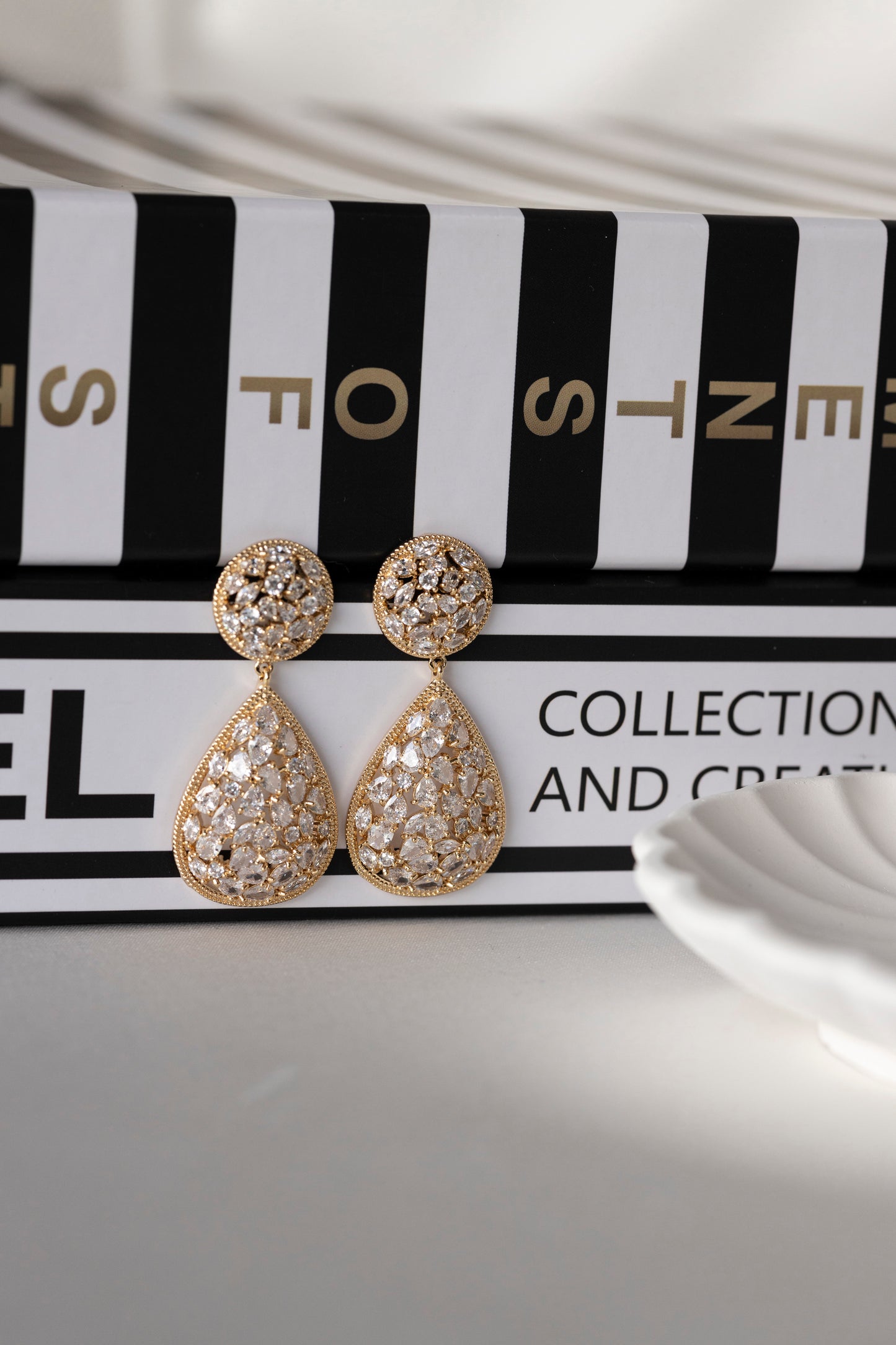 Gold Dangle Drop